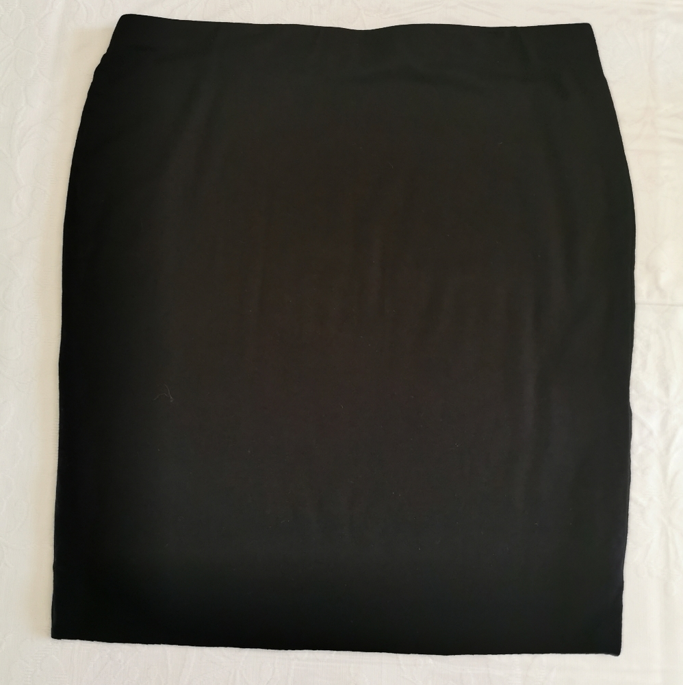 Vince Camuto Black Short Pencil Skirt Size Medium - Picture 1 of 6